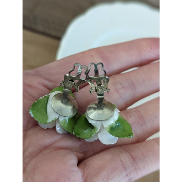 Vintage Porcelain Flower Clip-On Earrings - Picture 3 of 9